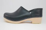 Bedford Closed Back Clog Smooth Black Leather