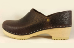 Bedford Closed Back Clog Grained Brown Leather