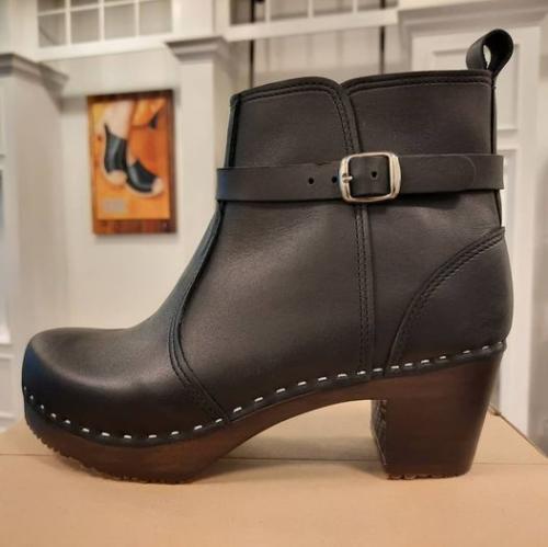 edith buckle boot